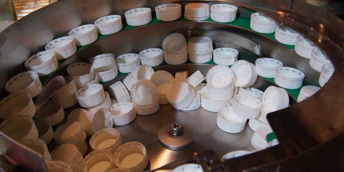 Automatic Liquid Canister Bottle Drum Filler & Capping Monoblock El2 E Aicrov 4 De 84