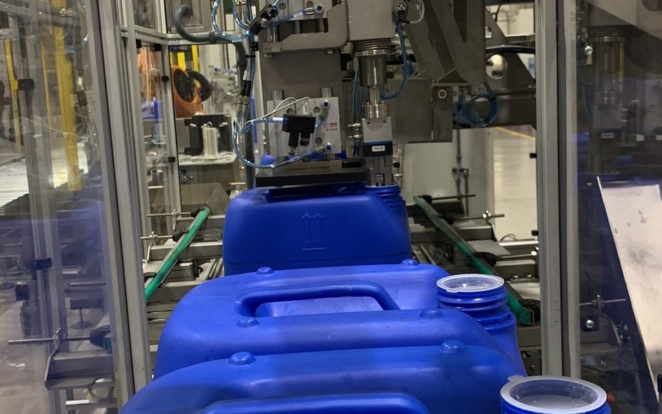 Automatic Liquid Canister Bottle Drum Filler & Capping Monoblock El2 E Aicrov 58 De 84