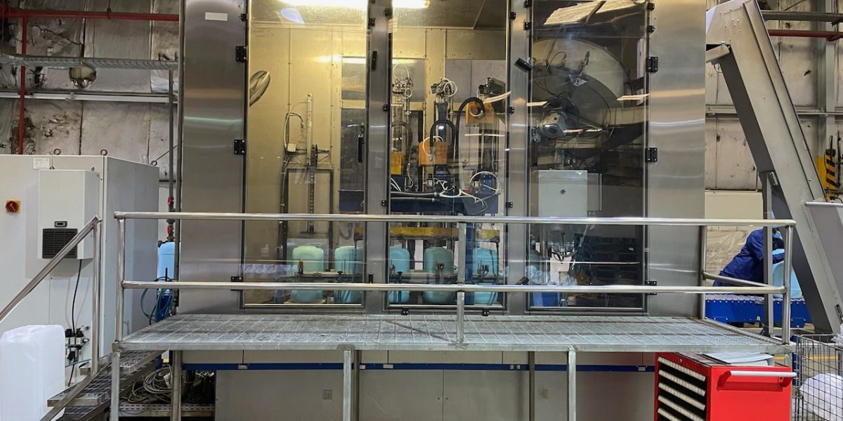 Automatic Liquid Canister Bottle Drum Filler & Capping Monoblock El2 E Aicrov 67 De 84