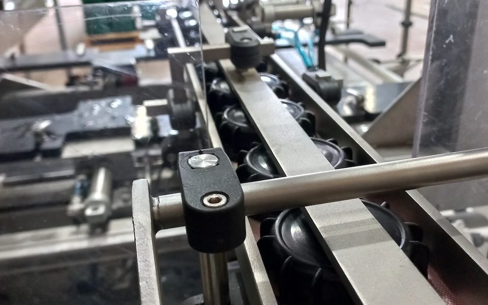 Automatic Liquid Canister Bottle Drum Filler & Capping Monoblock El2 E Aicrov 75 De 84