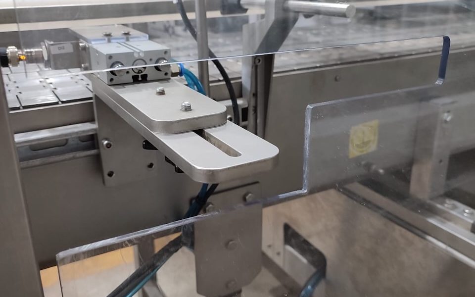 Automatic Liquid Canister Bottle Drum Filler & Capping Monoblock El2 E Aicrov 77 De 84
