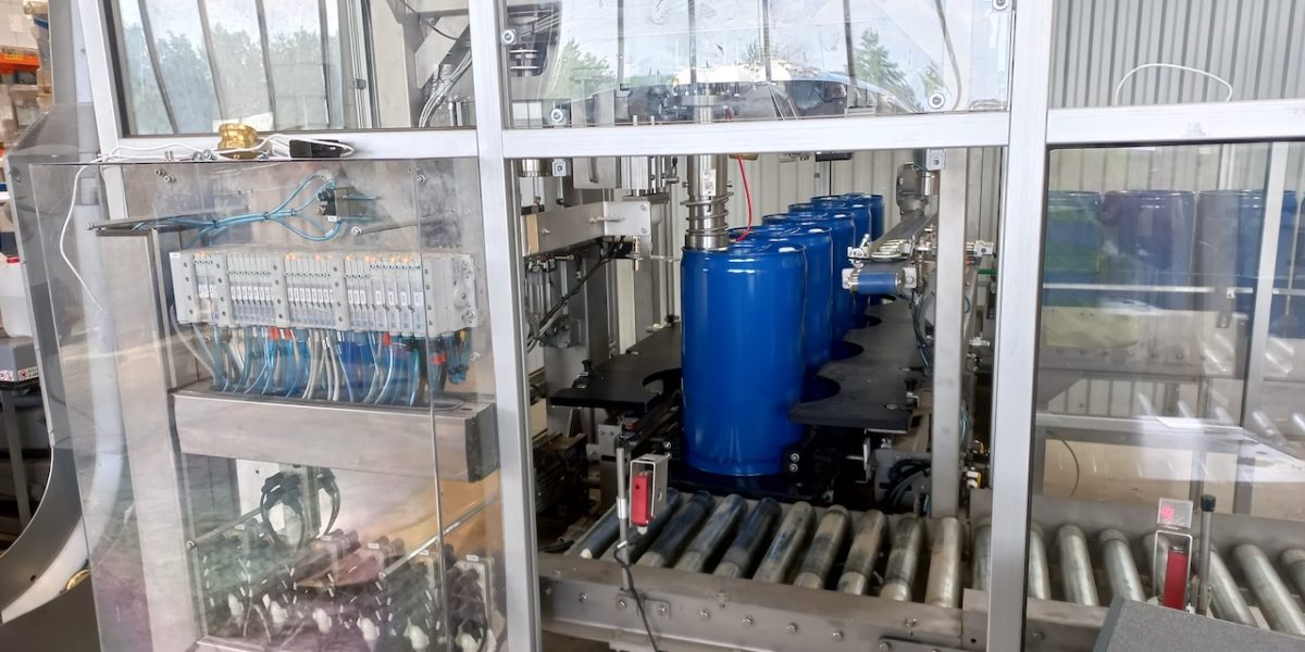 Automatic Liquid Canister Bottle Drum Filler & Capping Monoblock El2 E Aicrov 81 De 84