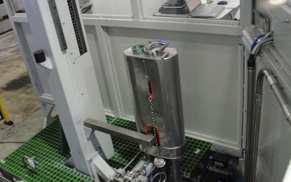 SP3 tool holder inside the filling station
