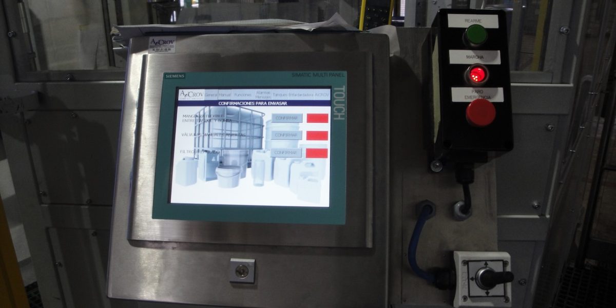 SP3 operator panel with touchscreen and emergency stop