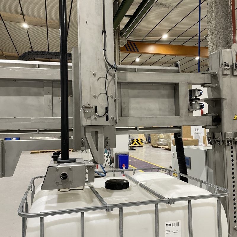 Detergent filling machine