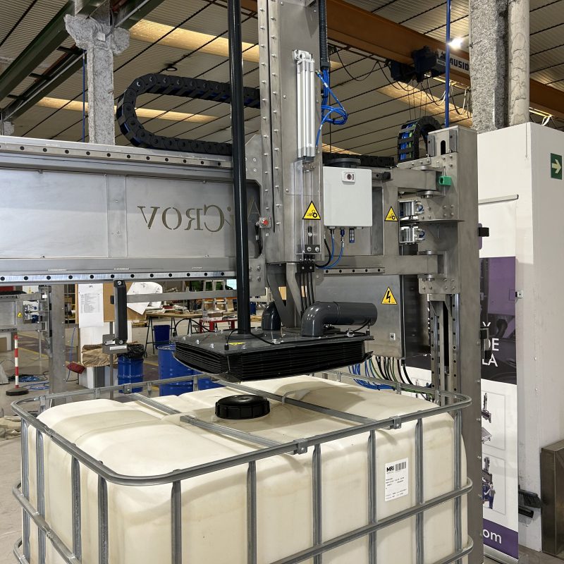 Chemical filling machine for IBC and totes