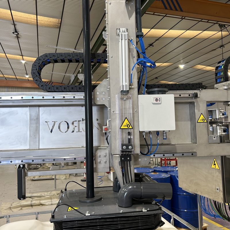 Filling machine for corrosive IBCs and drums