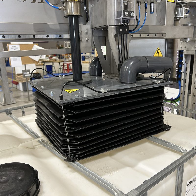 Drum and IBC filling system for hazardous liquids