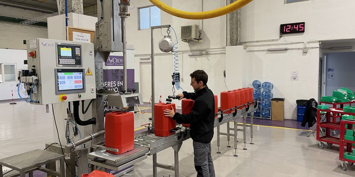 Semi Automatic Liquid Filler Bottle Canister Lsg 7 De 28